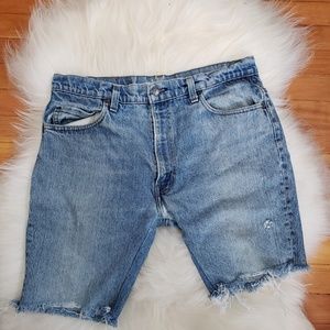 VTG plus size Levi's 517 cut off mom jean shorts